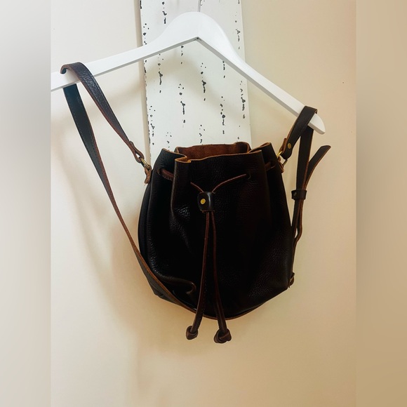 Portland Leather Brown Crossbody
Bag; Hobo Drawstring Bag; Rare & like new! - Picture 3 of 12